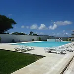 Δωμάτια σε οικογενειακή κατοικία Privada Confortavel Com Piscina Em